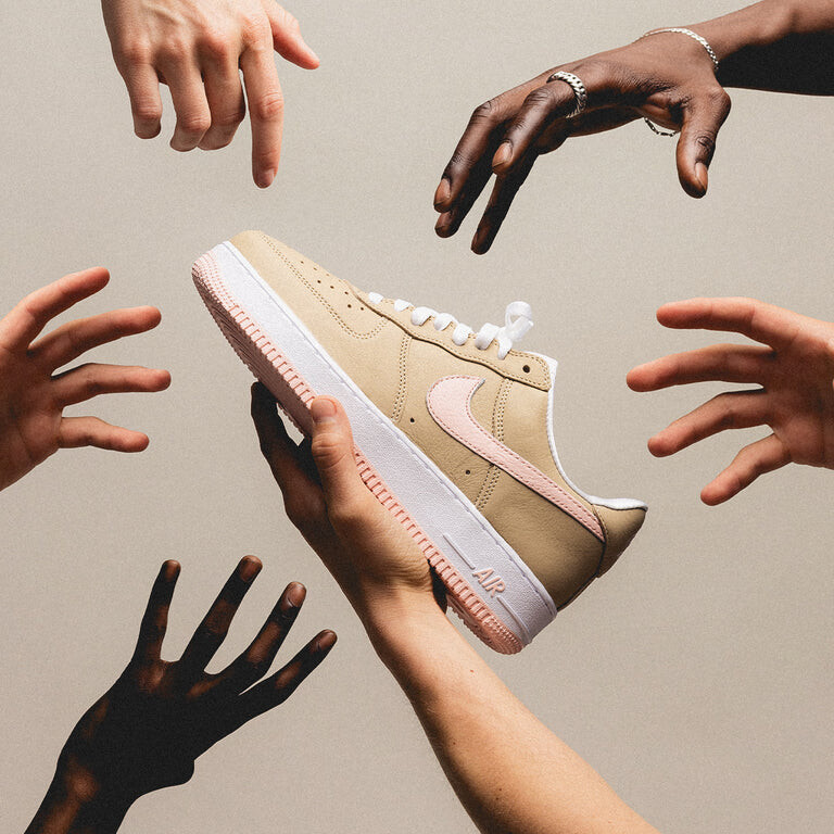 

Кроссовки Air Force 1 Low Retro *Linen* Nike, белый