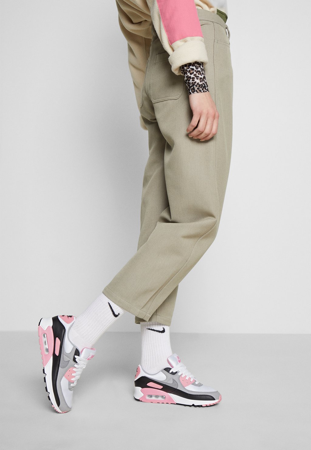 Низкие кроссовки Air Max 90 Nike, цвет white/particle grey/rose/black/light smoke grey