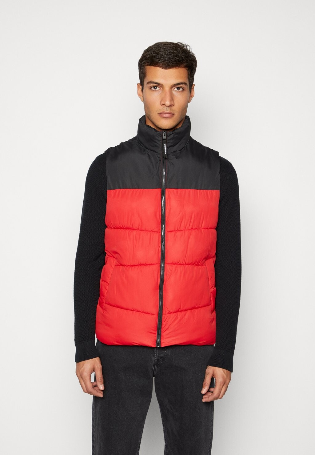 

Жилет Jack & Jones