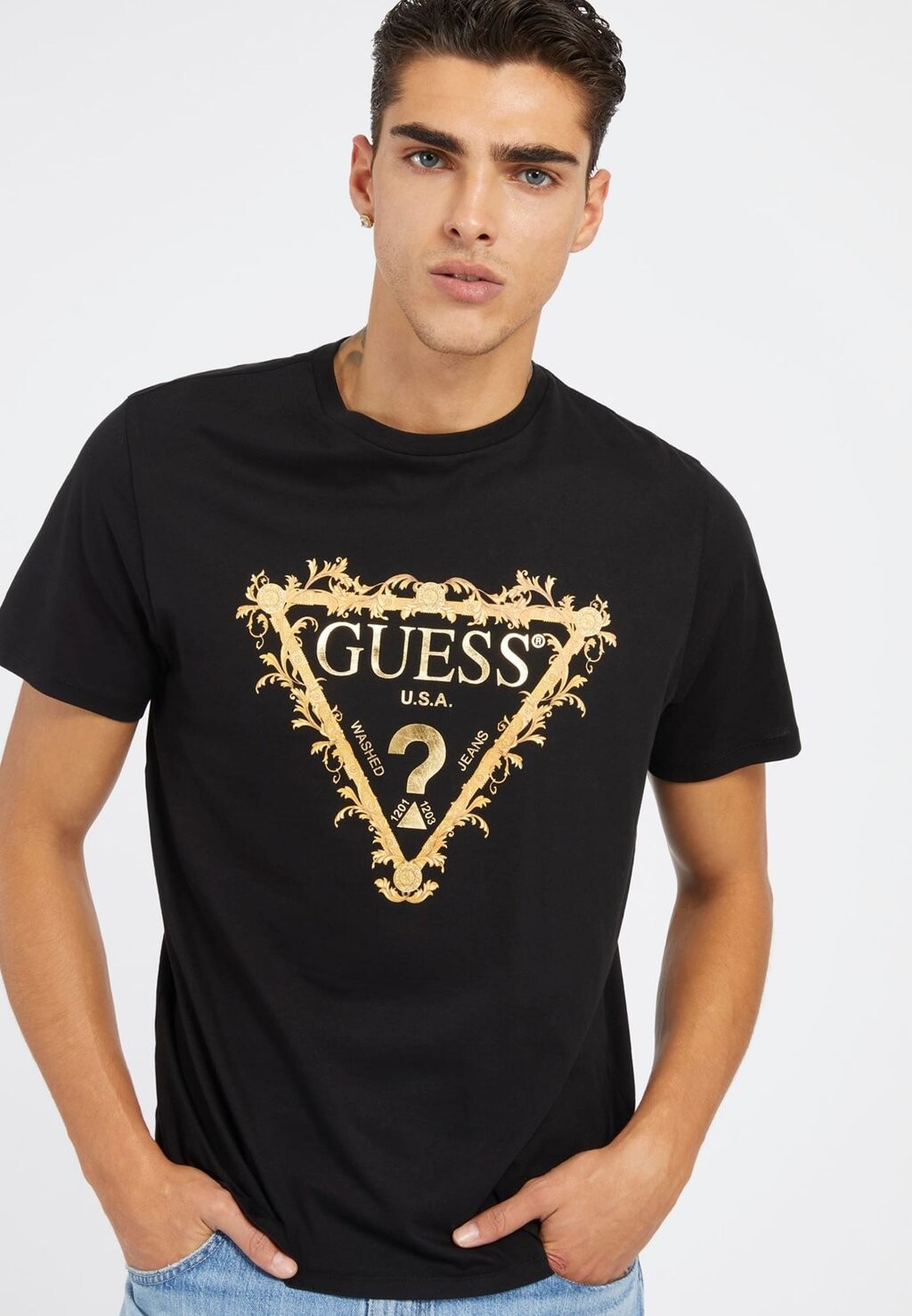 

Футболка с принтом Mit Logodreieeck Guess, цвет schwarz