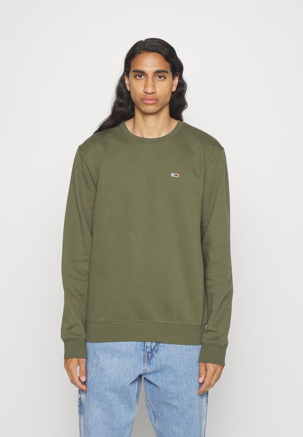 

Толстовка REGULAR C NECK Tommy Jeans, темно-оливково-зеленый
