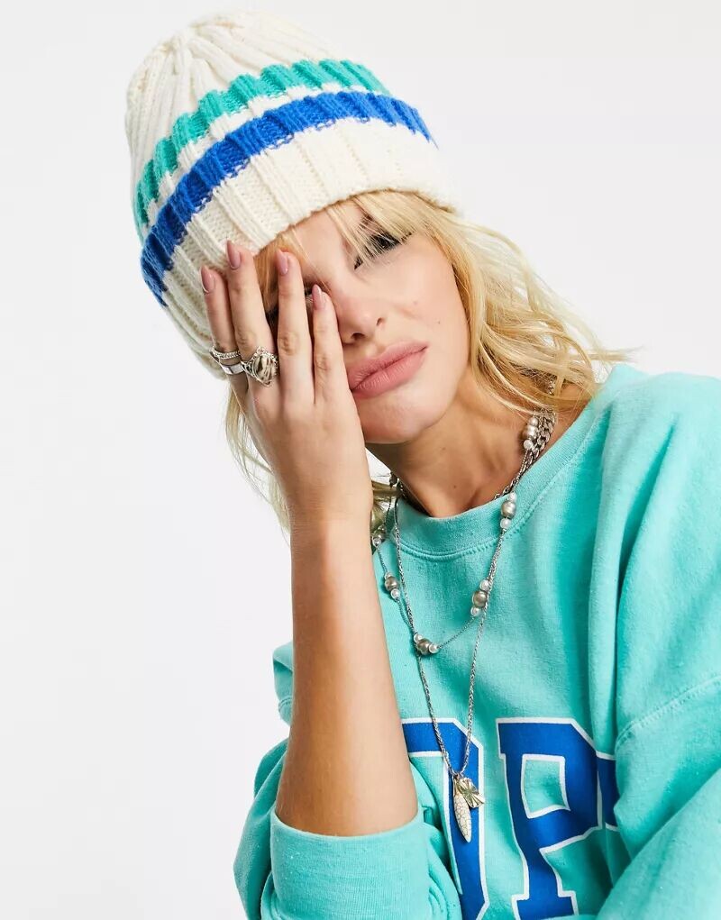 

Бело-синяя вязаная шапка в рубчик Topshop с полосками