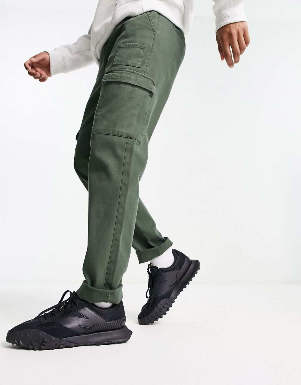 

Черные кроссовки New Balance XC72