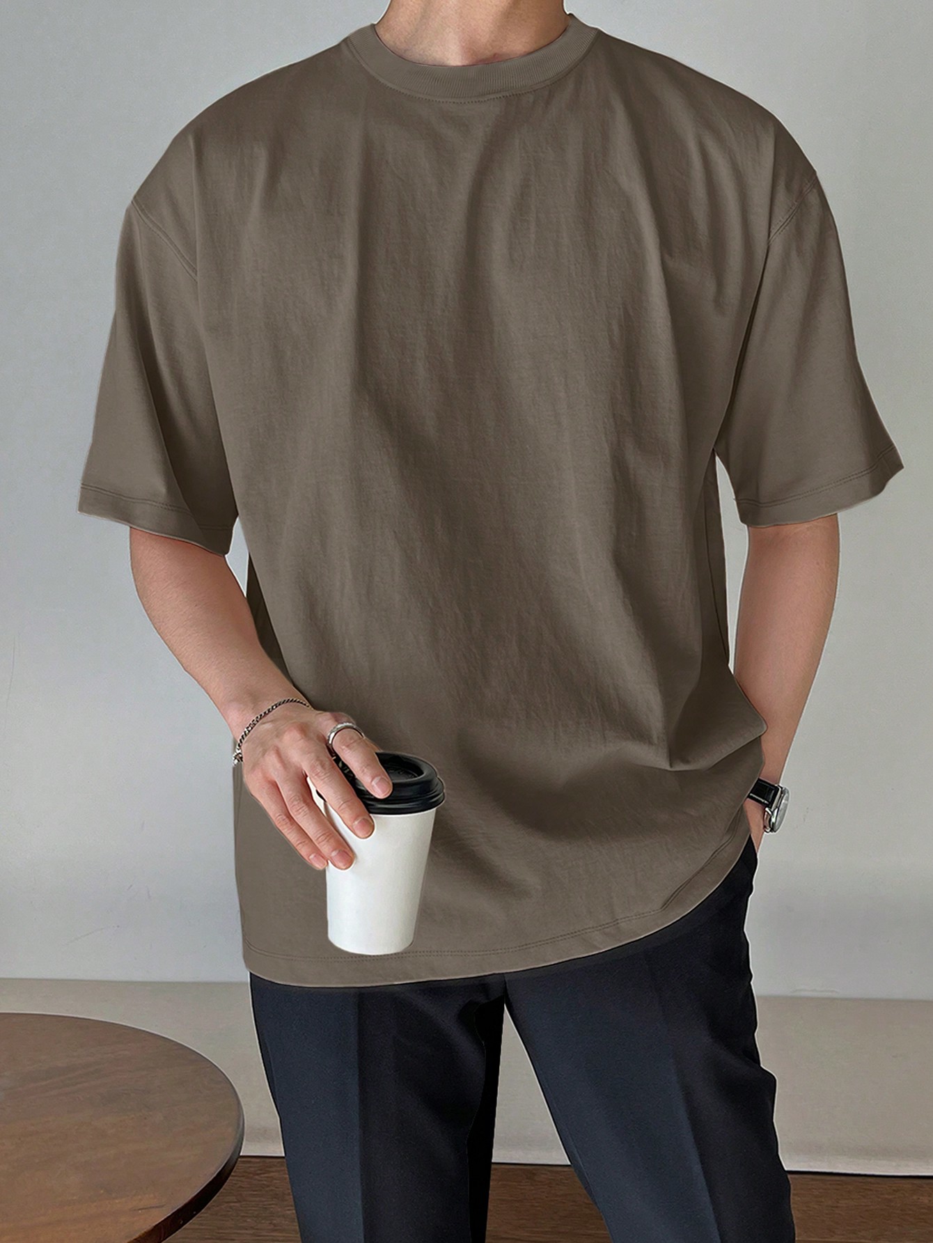 DAZY Мужская летняя однотонная футболка с круглым вырезом и короткими рукавами, коричневый