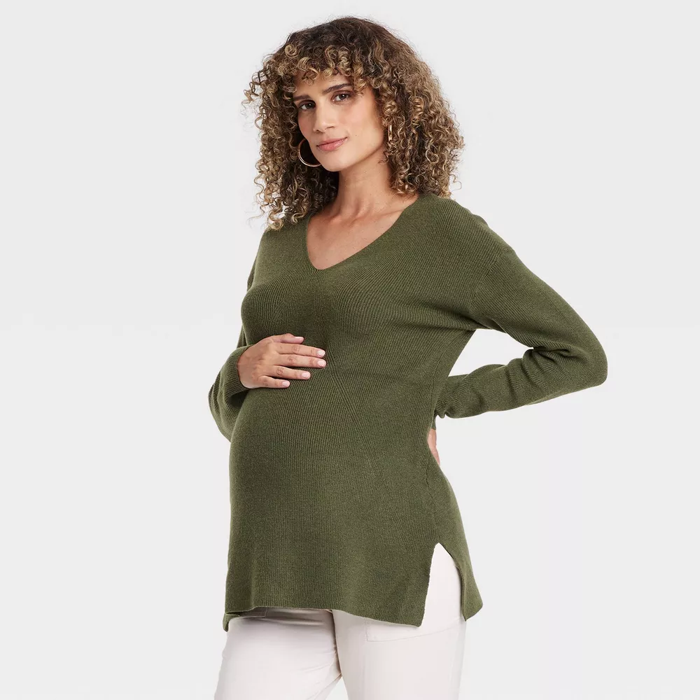 

Незаменимый свитер для беременных с V-образным вырезом - Isabel Maternity от Ingrid & Isabel Isabel Maternity by Ingrid & Isabel, цвет Green