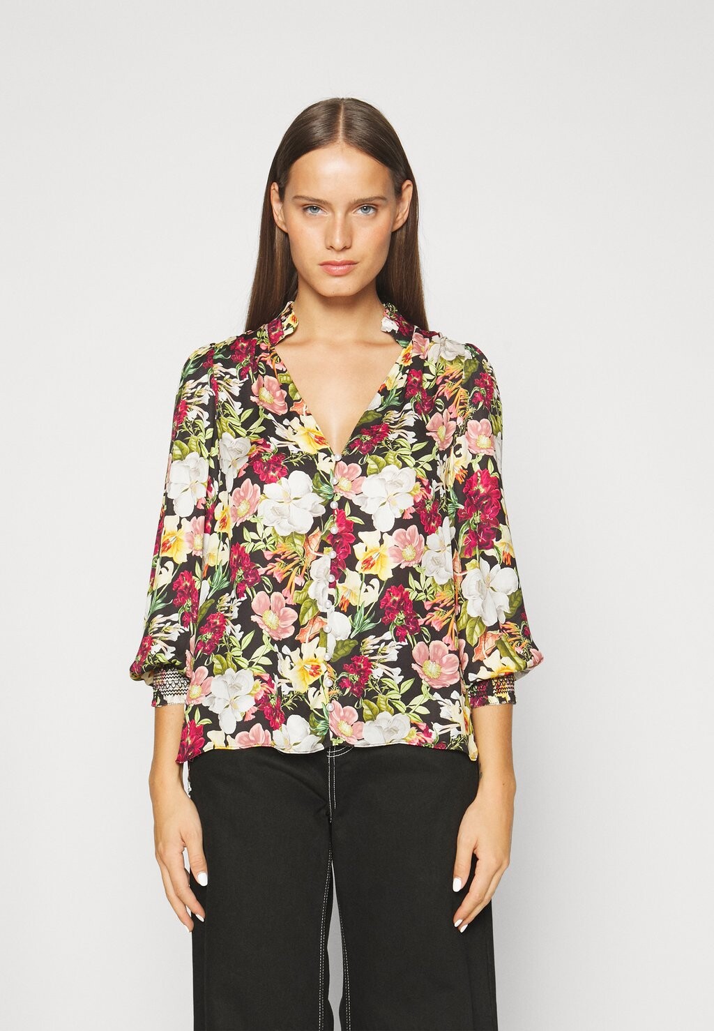 

Рубашка Alice + Olivia, цвет juniper floral black