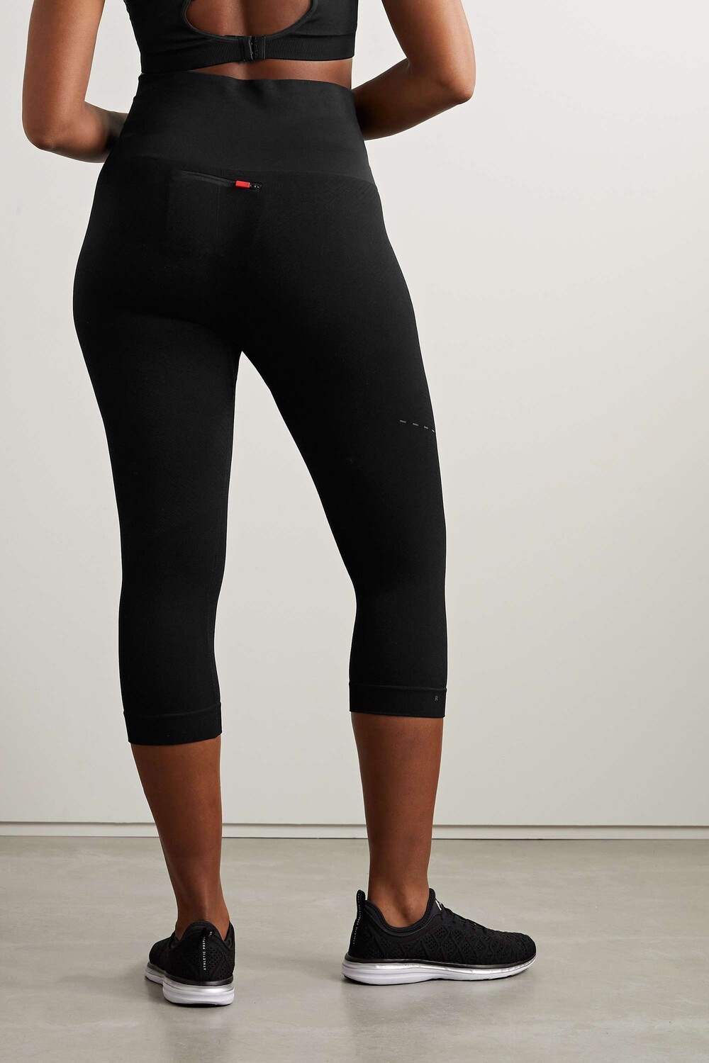 

FALKE ERGONOMIC SPORT SYSTEM укороченные леггинсы Core стрейч, черный