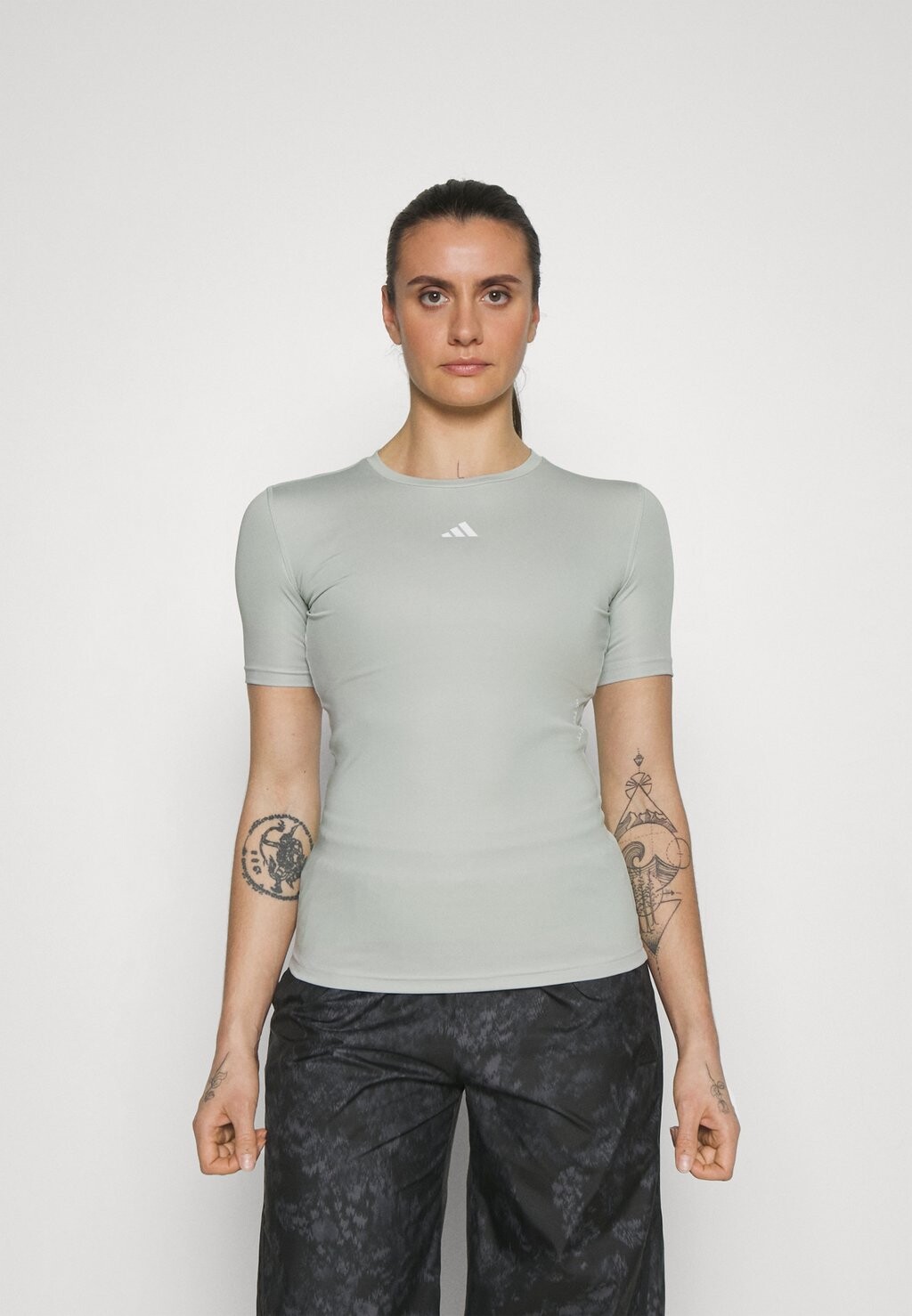

Спортивная футболка Adidas, Серый