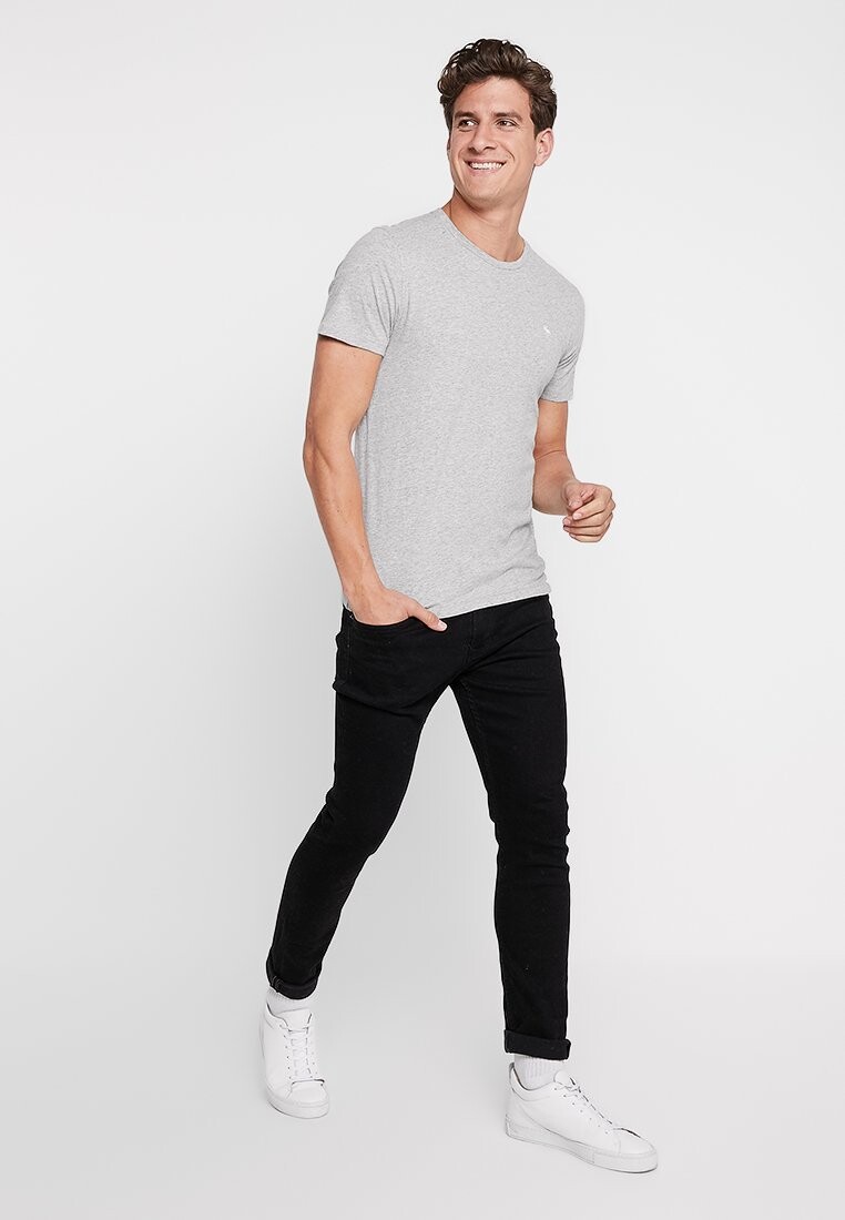 

базовая футболка Icon Crew Tee 3 Pack Abercrombie & Fitch, цвет white/grey/black