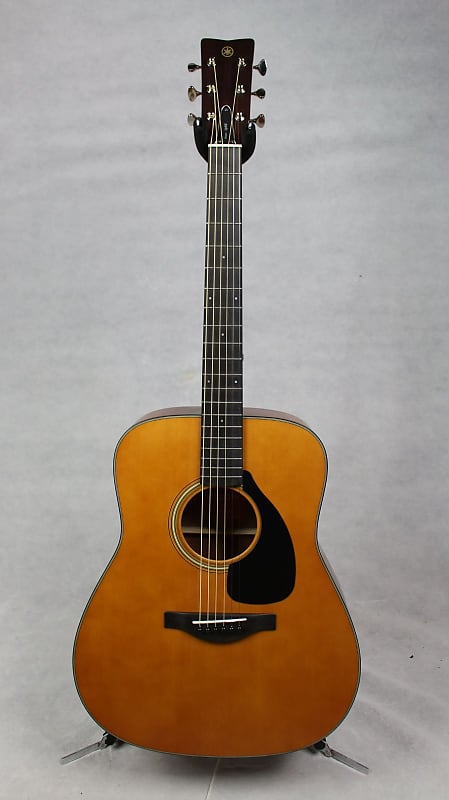 Акустическая гитара Yamaha FGX3 Red Label Dreadnought Sized Acoustic/Electric Guitar w/ Bag