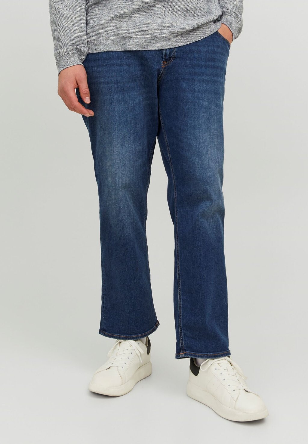 

Джинсы прямого кроя Jack & Jones
