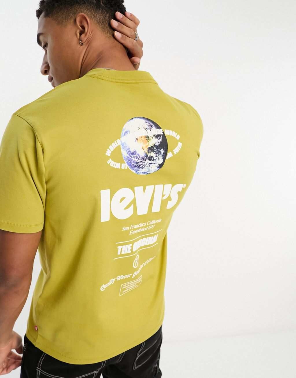 

Золотисто-желтая футболка Levi's с логотипом планеты на спине, Желтый