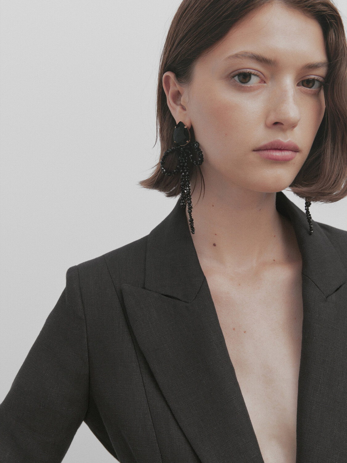 

Льняной костюмный пиджак с вытачками Massimo Dutti, черный