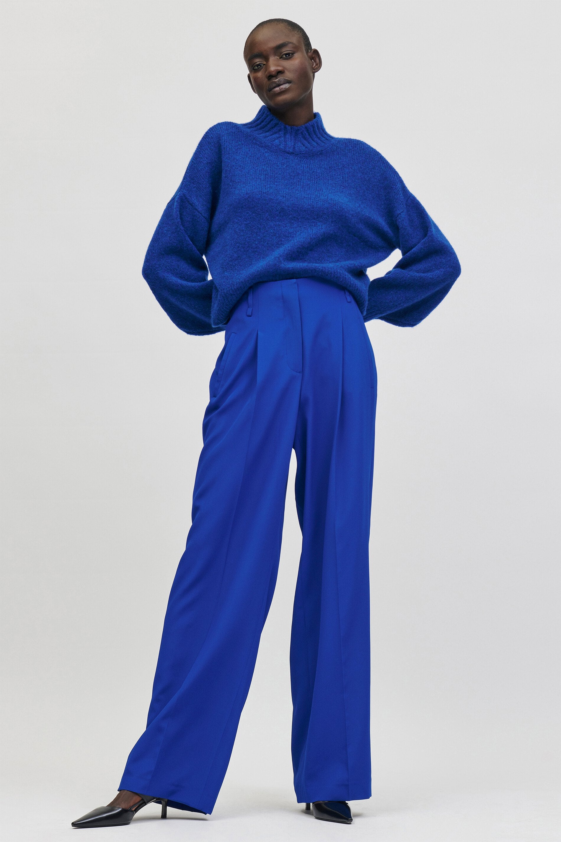 Струящиеся широкие брюки LUISA CERANO, цвет signal blue