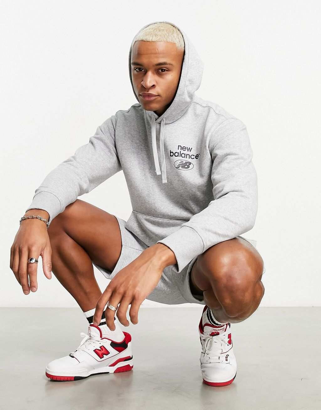 

Серая худи New Balance Essentials, Серый