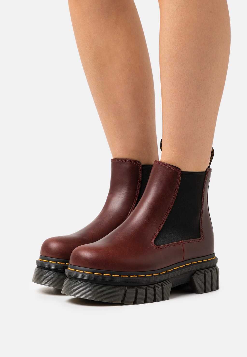 

Ботильоны на платформе Dr. Martens