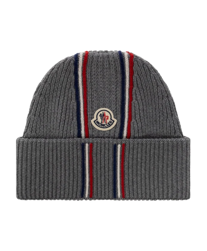 

Шапка с нашивкой логотипом Moncler, серый