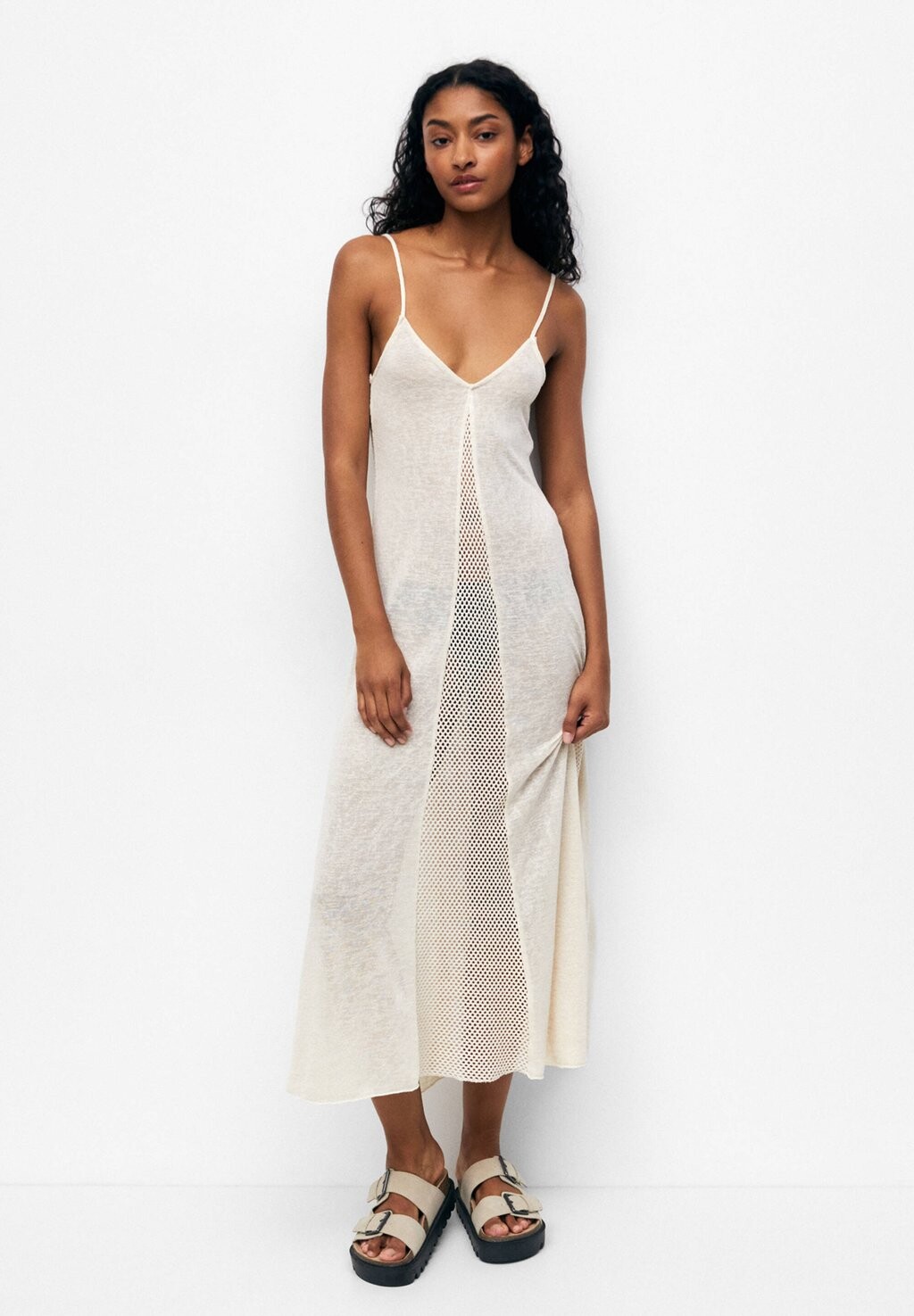

Вязаное платье PULL&BEAR, бежевый