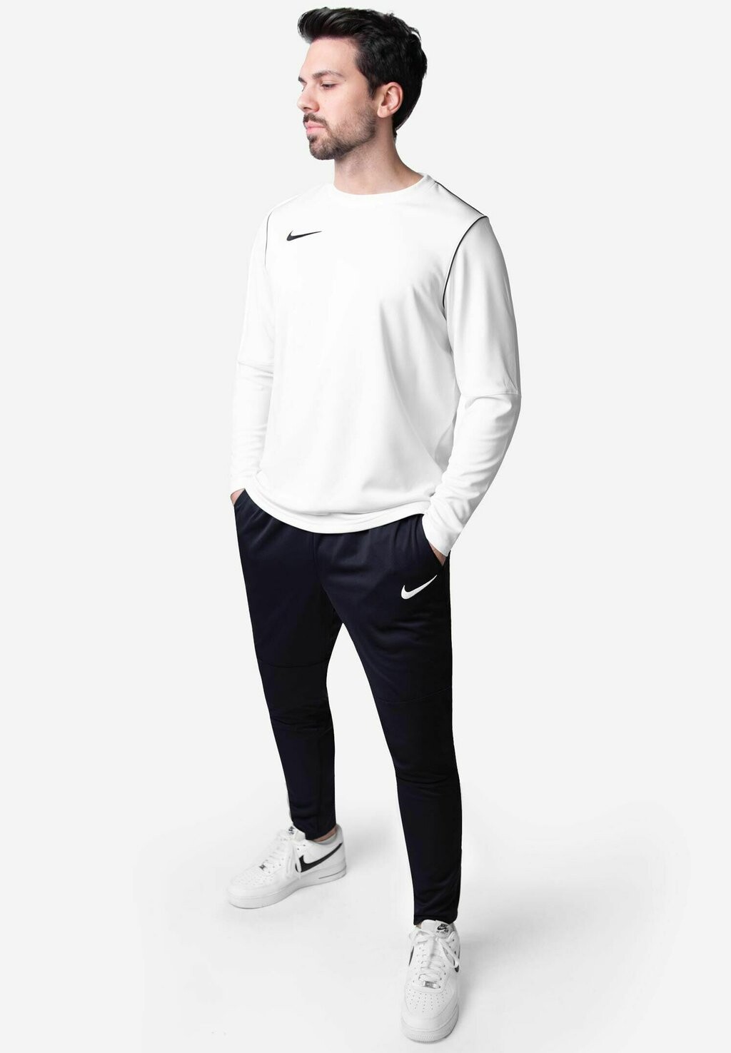 

Толстовка Nike