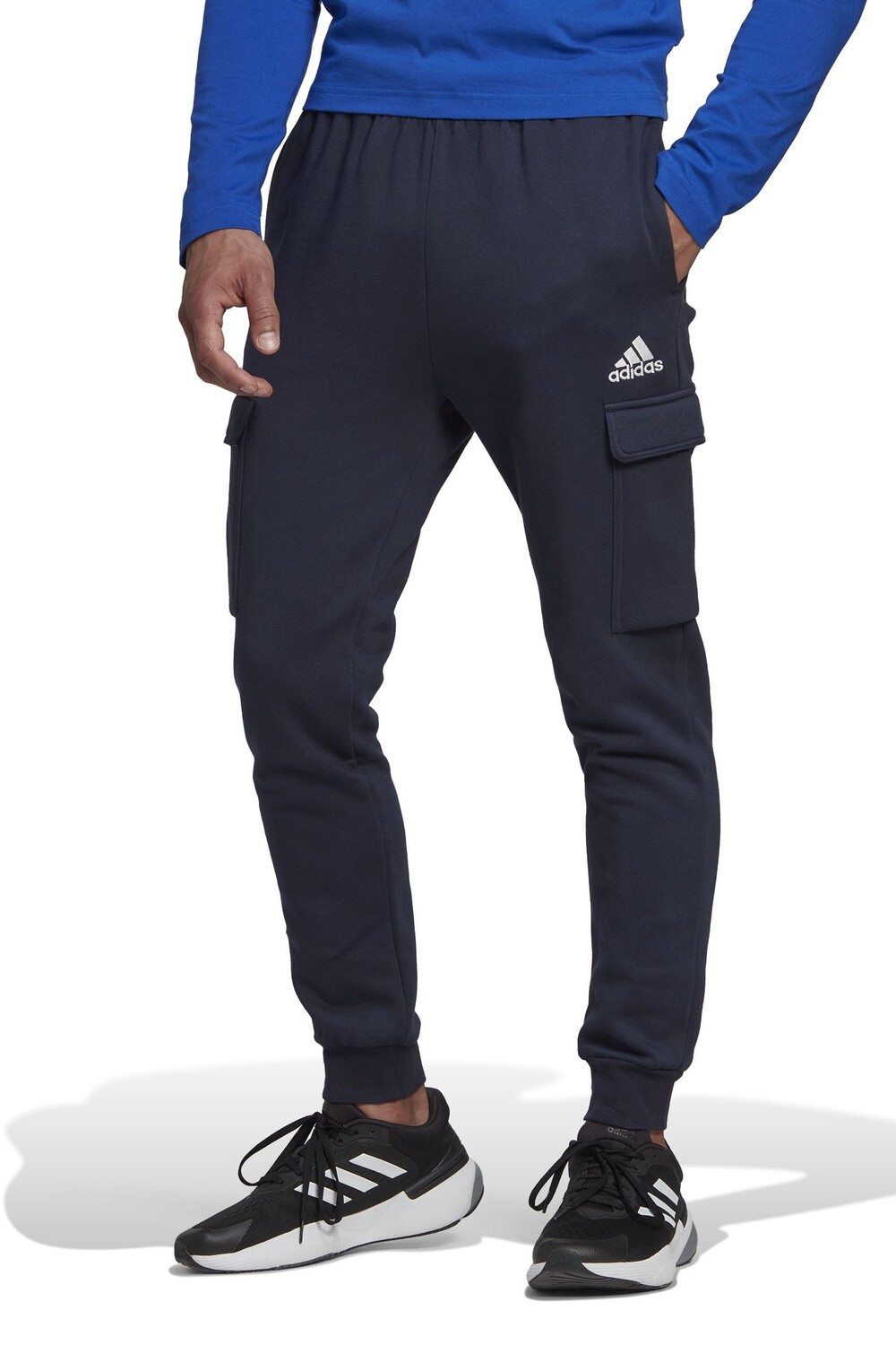 

Sportswear Essentials стандартного кроя с зауженными штанинами из флиса adidas, синий