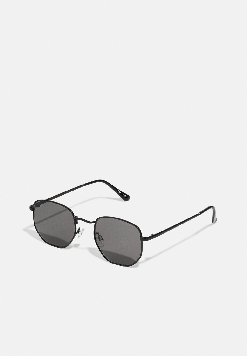 

Солнцезащитные очки Unisex Pier One, черный