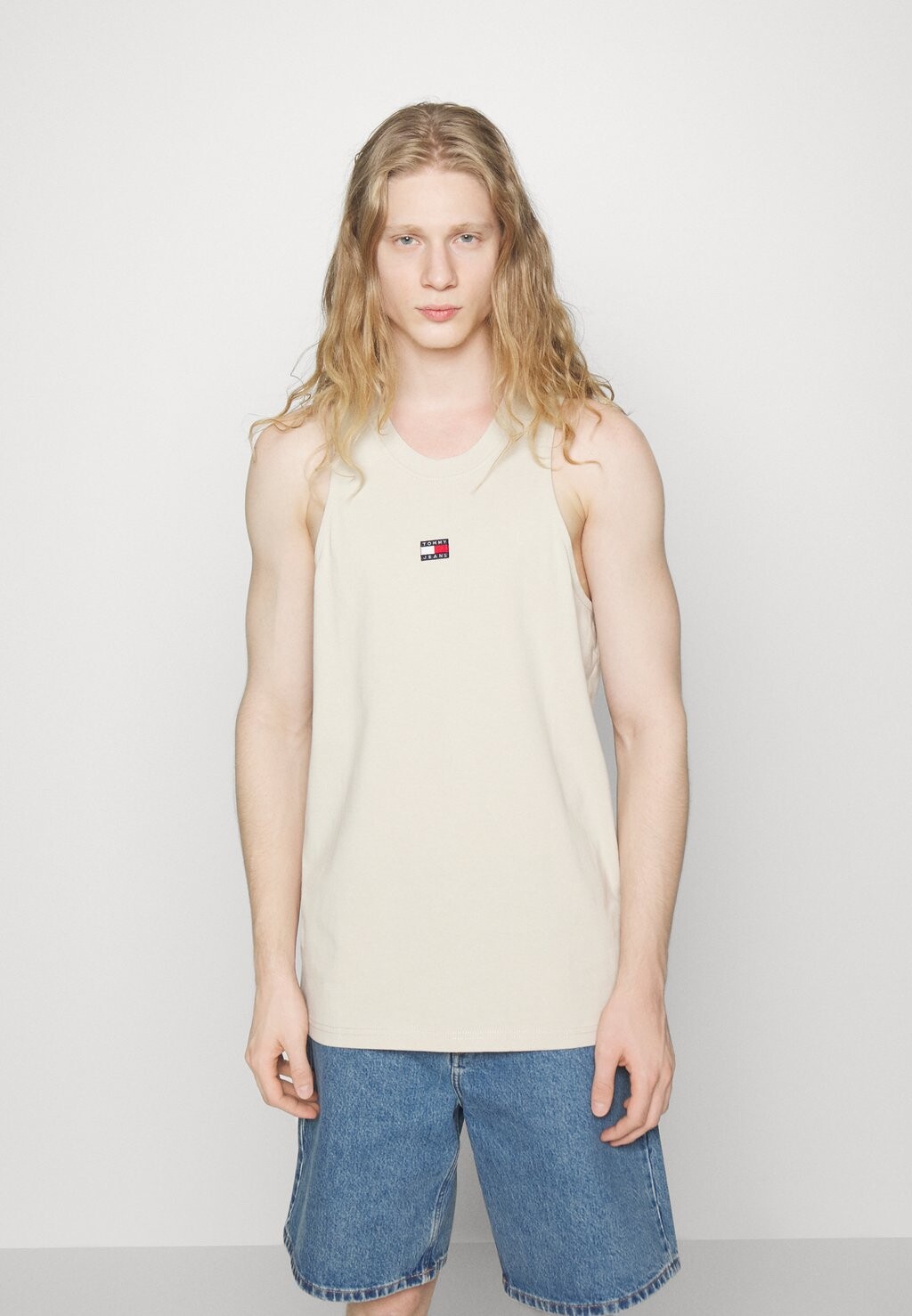 

Топ Tommy Jeans, бежевый