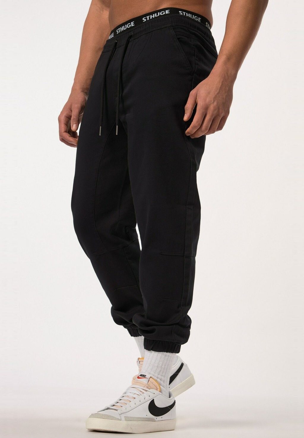 

Тренировочные брюки MODERN FIT STHUGE, черный