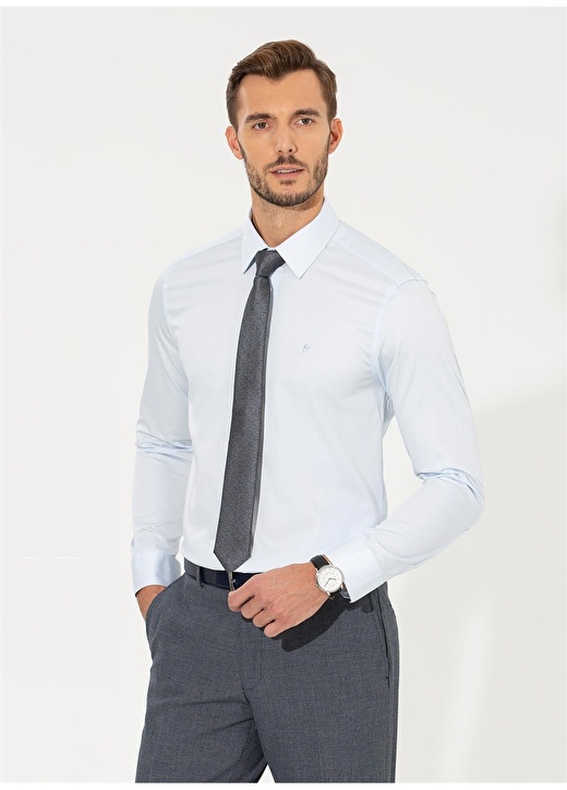 

Однотонная светло-синяя мужская рубашка Slim Fit с классическим воротником Pierre Cardin