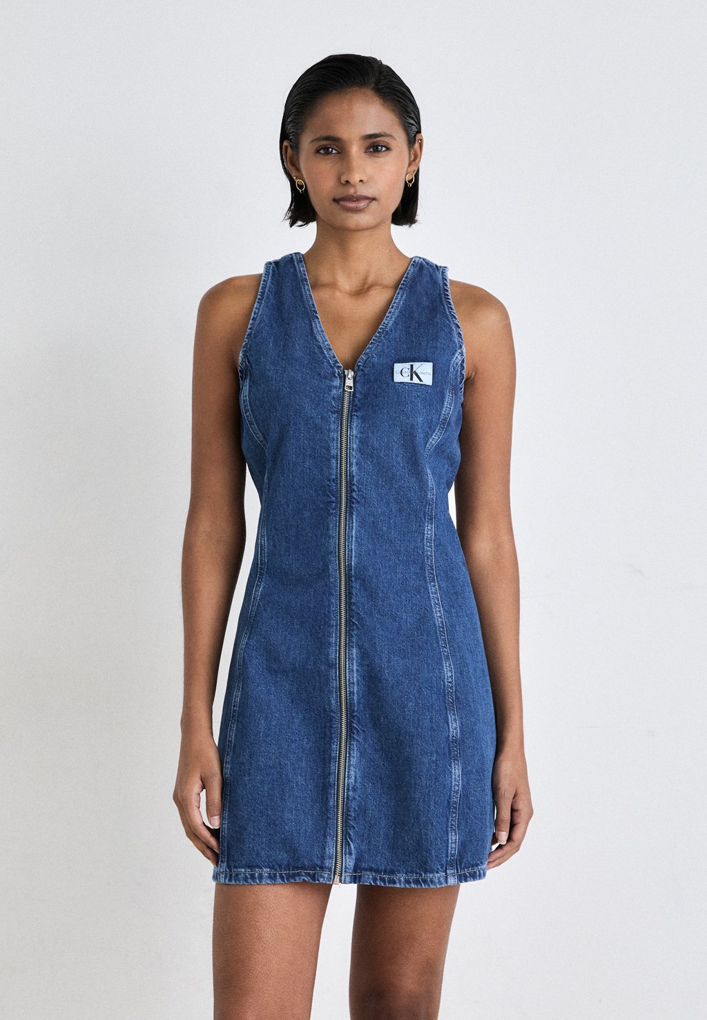 Джинсовое платье ZIP THROUGH SLEEVELESS DRESS Calvin Klein Jeans, цвет denim medium