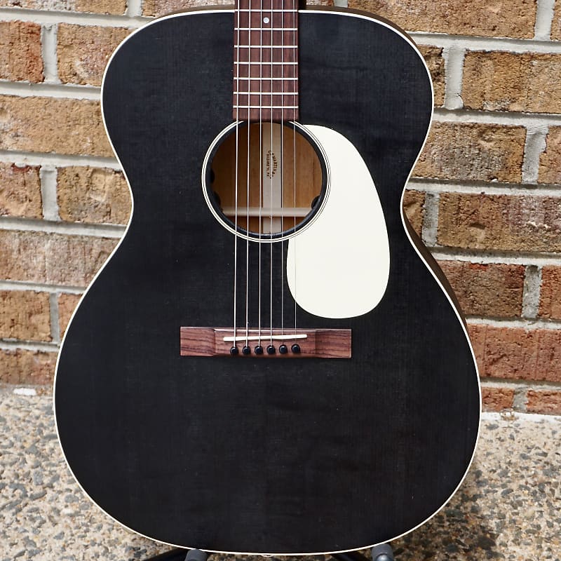 Акустическая гитара Martin 000-17 Black
