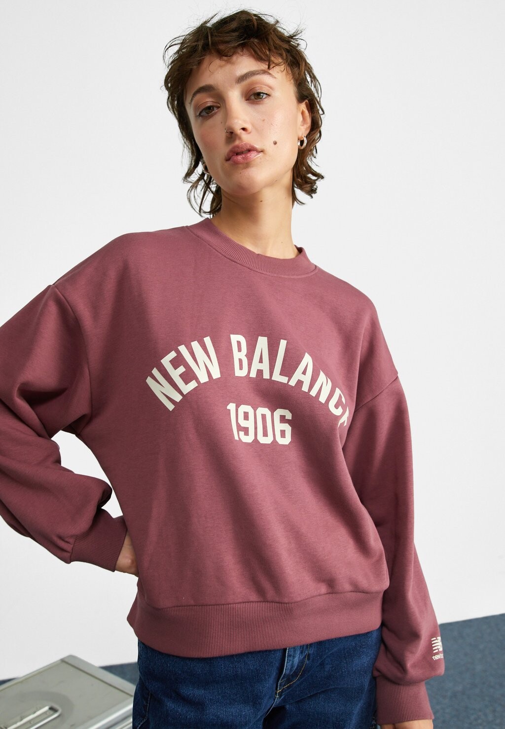 

Толстовка New Balance