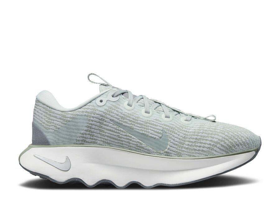 

Кроссовки Nike Wmns Motiva, цвет Jade Horizon