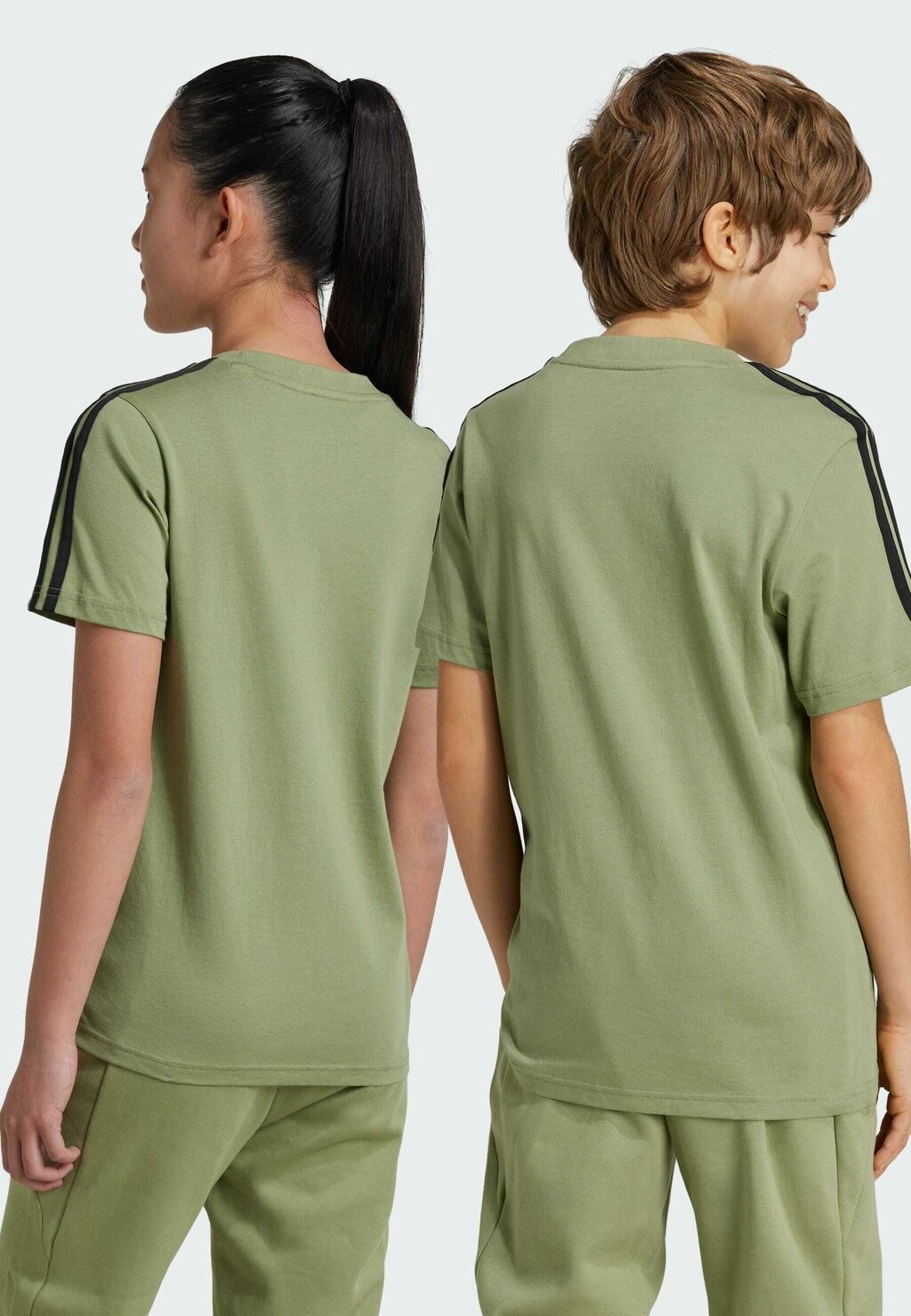 

Футболка TEE UNISEX adidas, зеленый