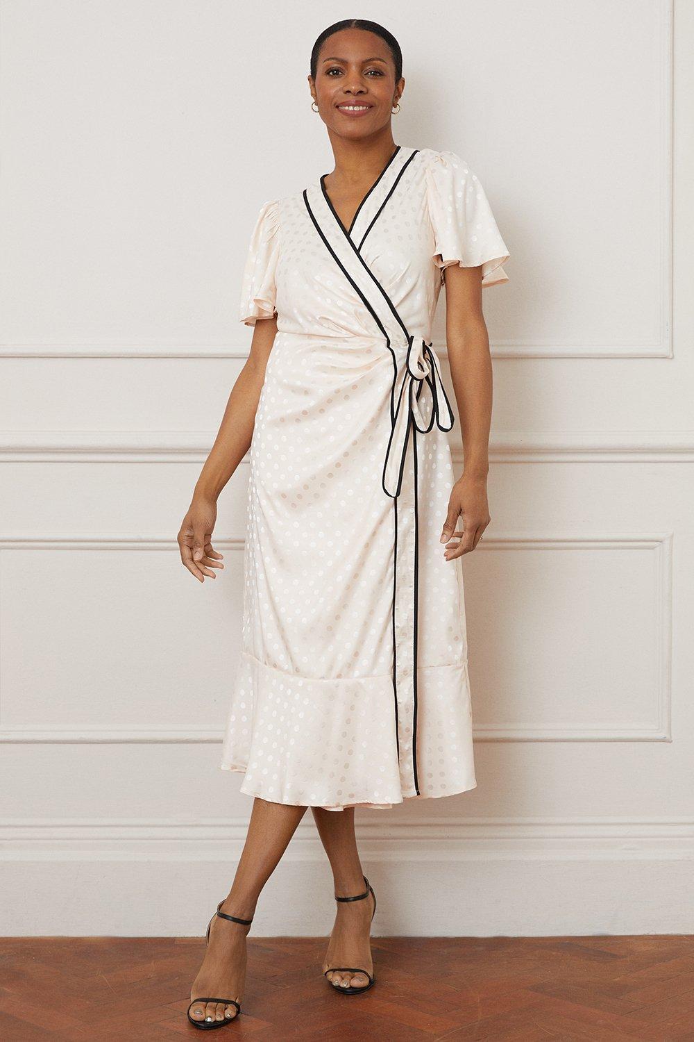 Жаккардовое платье миди с контрастной отделкой и запахом Wallis, белый