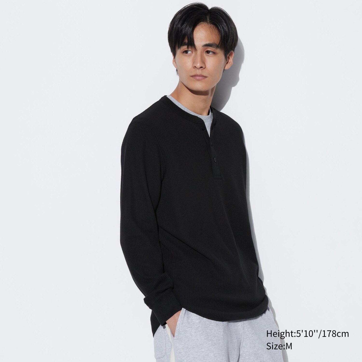 

Футболка Uniqlo с вырезом хенли, черный