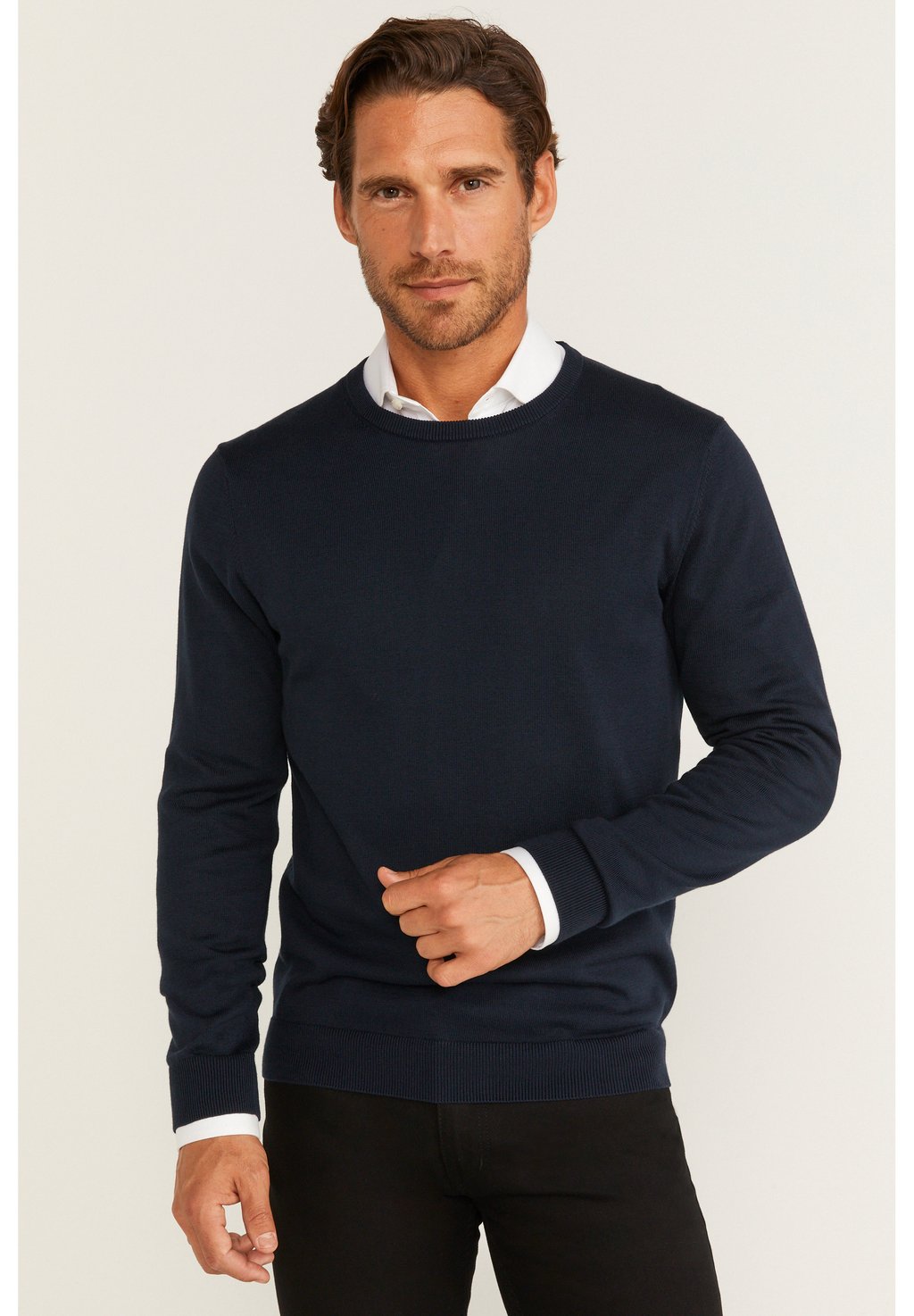 цена Вязаный свитер Menton knitted sweater Bläck, цвет dark sapphire