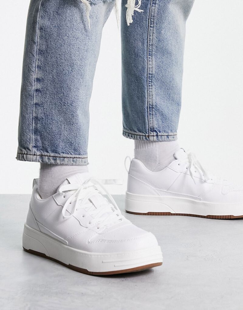 

Белые массивные кроссовки на шнуровке Pull&Bear