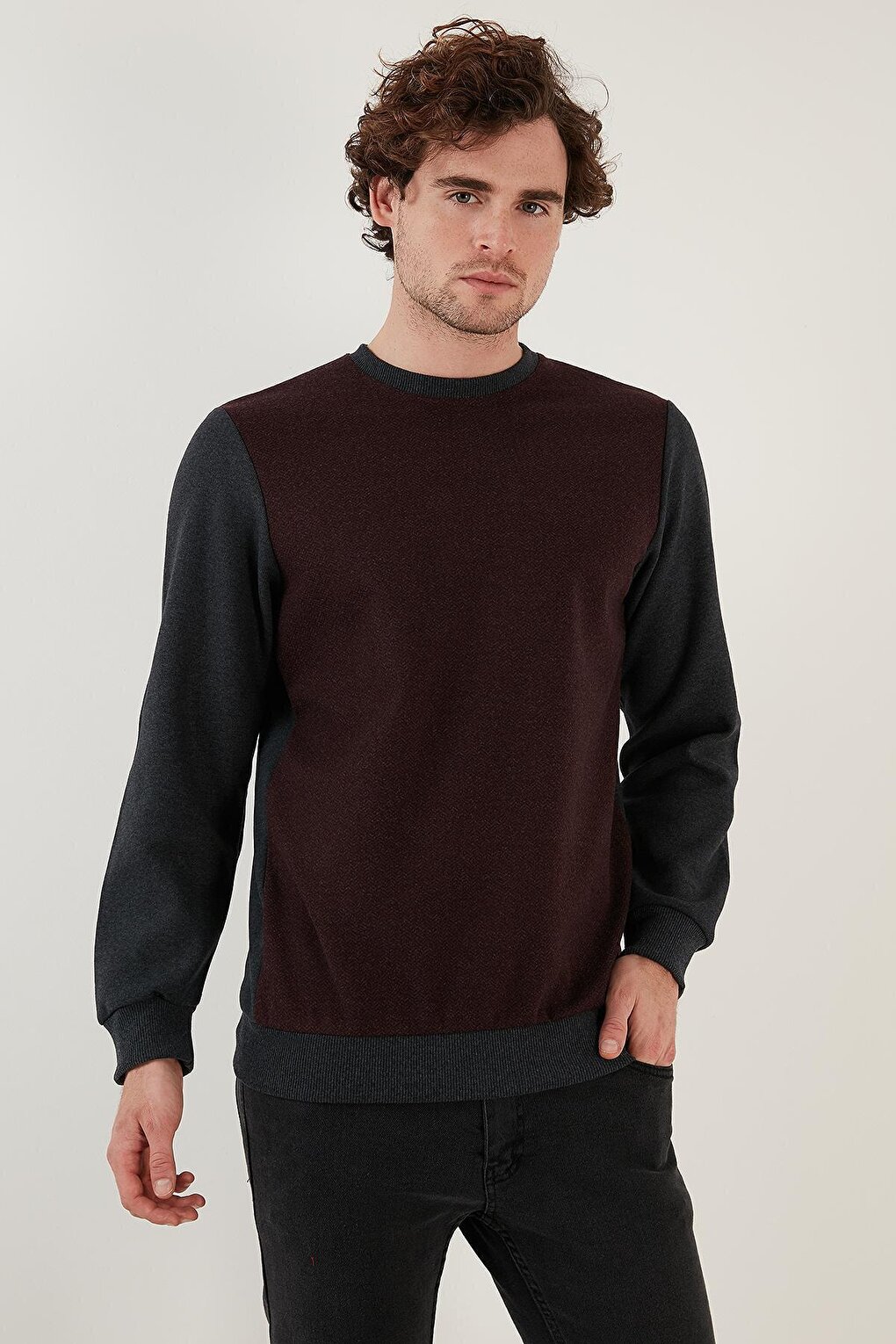 цена Хлопковый свитер обычного кроя с круглым вырезом 5905041 Buratti, бургундия