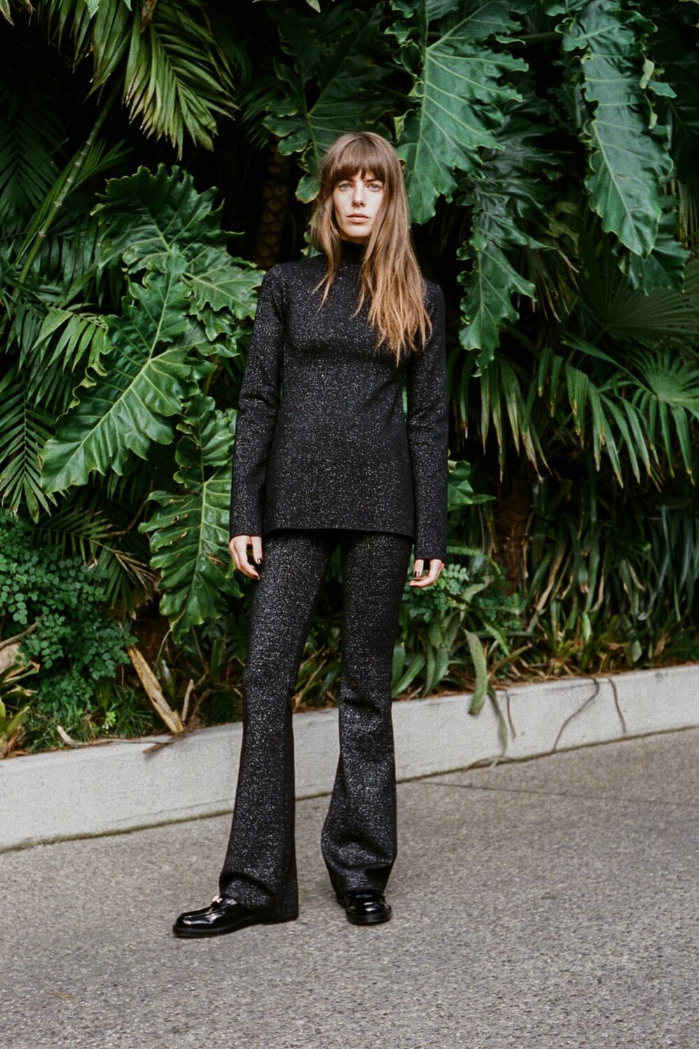 

Блестящий топ эластичной вязки с металлизированной нитью ZARA, черный