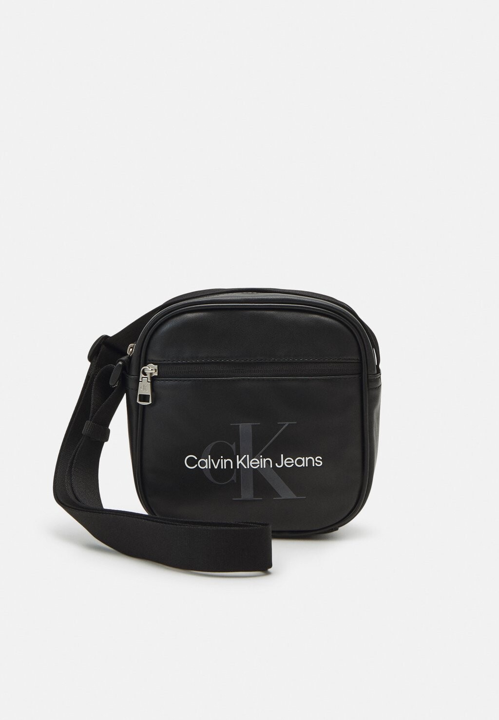 

Сумка через плечо CAMERABAG UNISEX Calvin Klein Jeans, цвет black