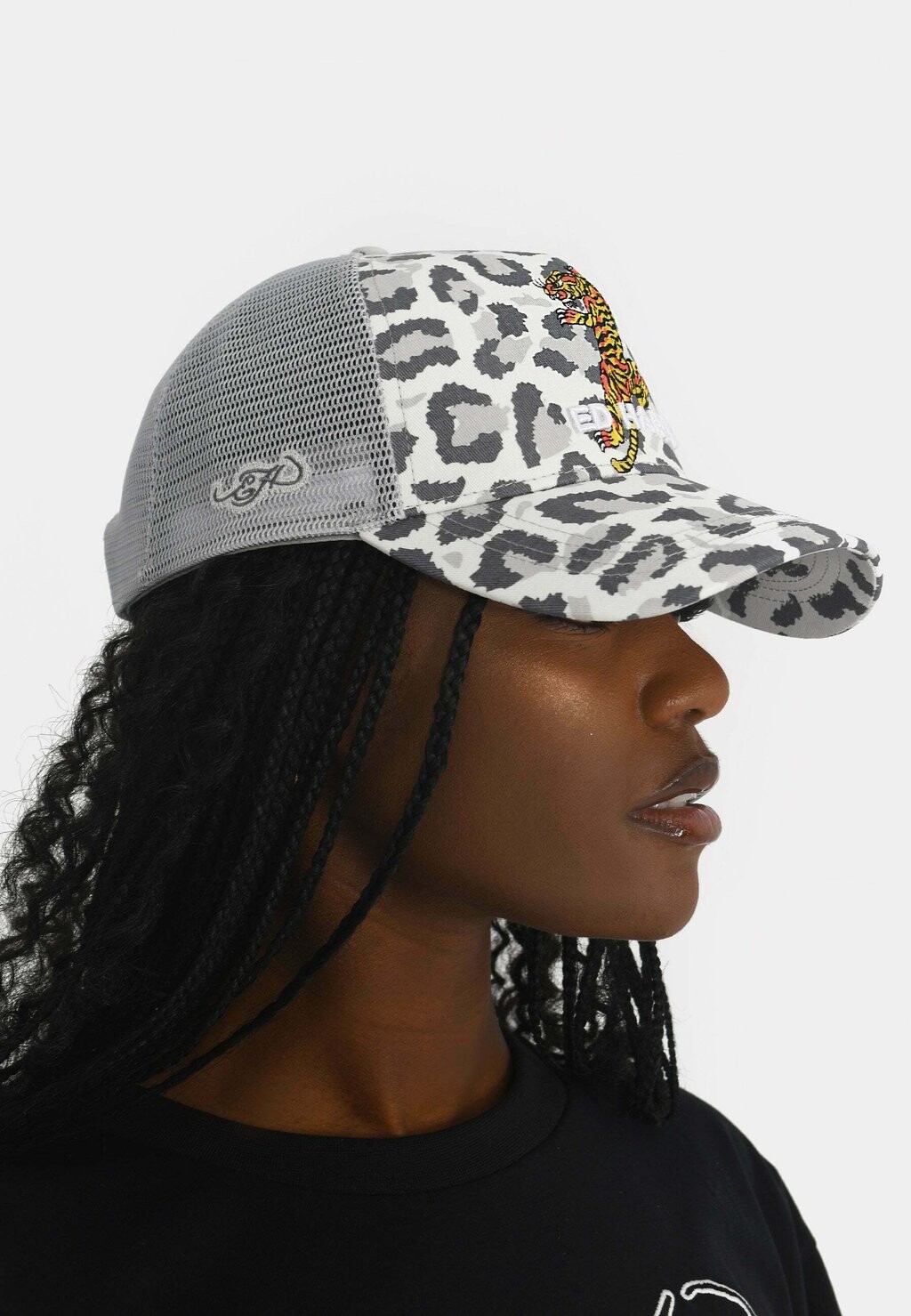 Кепка Ed Hardy, серый кепка ed hardy love is mystery из саржи спереди в сетку trucker ed hardy деликатный белый