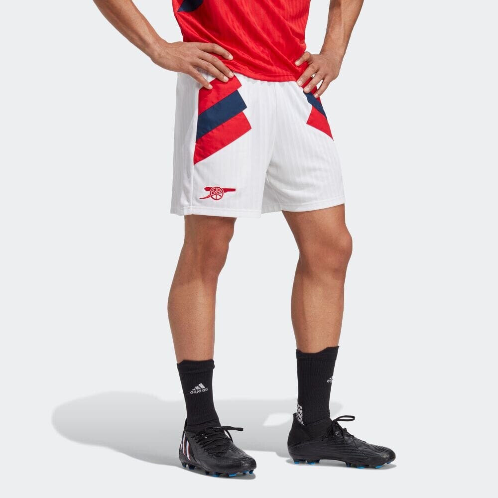 

Шорты Adidas HT7150