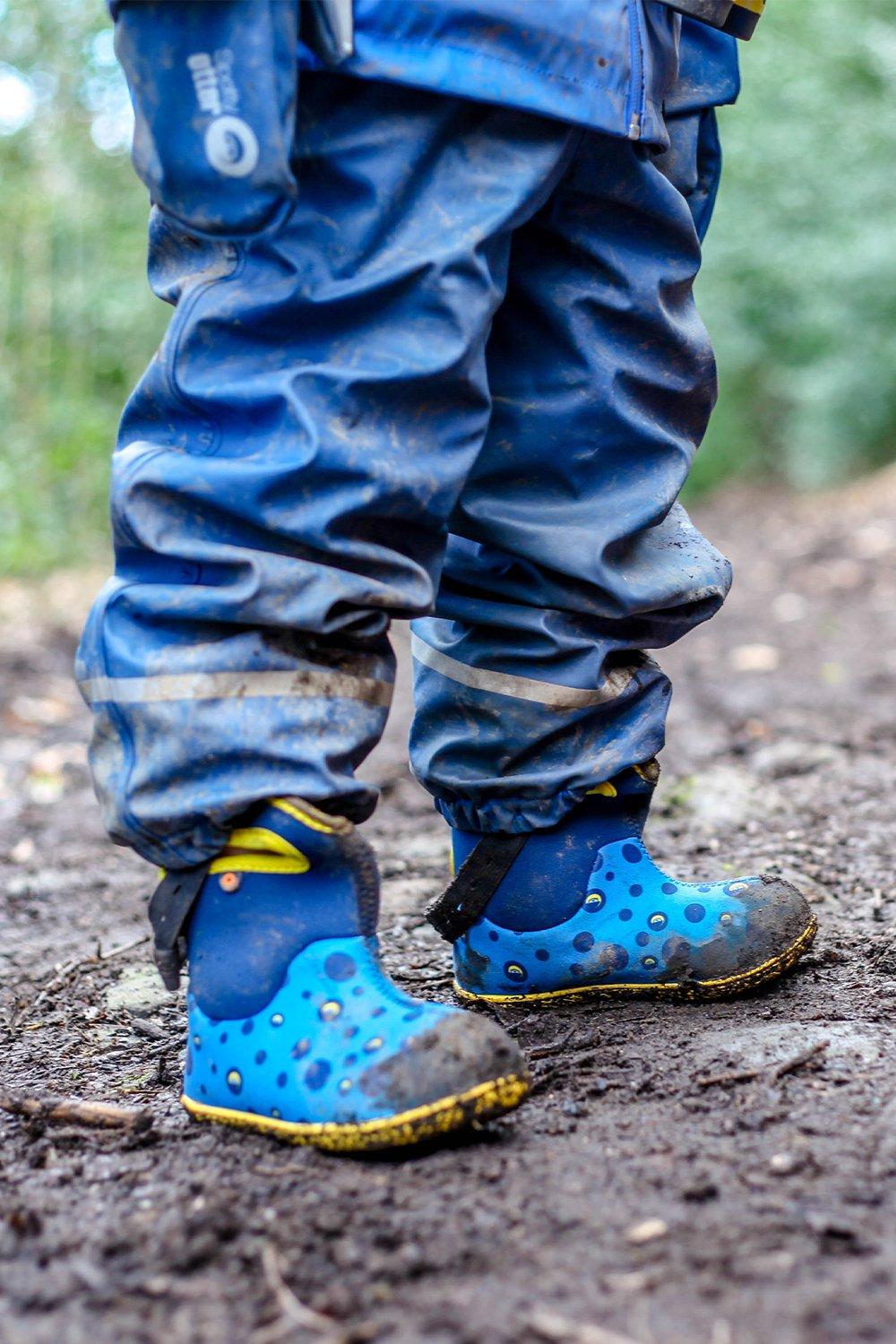 цена Водонепроницаемые ботинки из коллаборации с Bogs Spotty Otter, темно-синий
