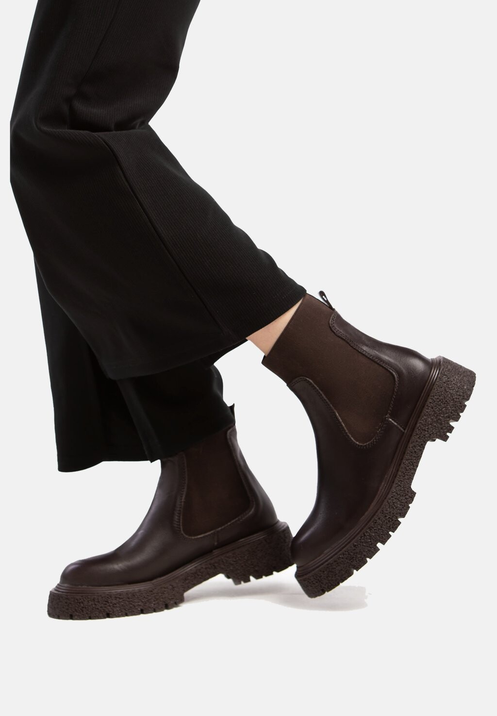 

Ботильоны на платформе CHARLES FOOTWEAR