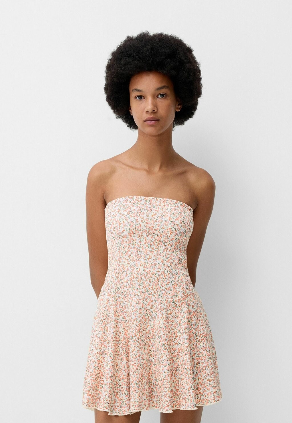 

Летнее платье Bershka, светло-розовый