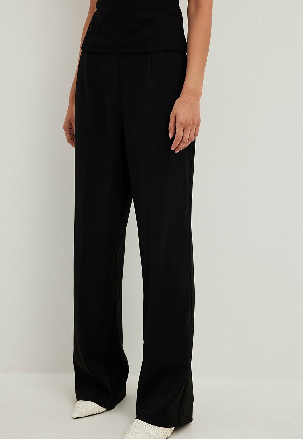 

Брюки Darted High Waist NA-KD, черный