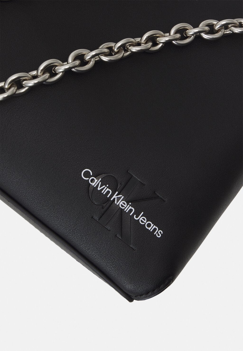 

Сумка Calvin Klein Jeans, черный