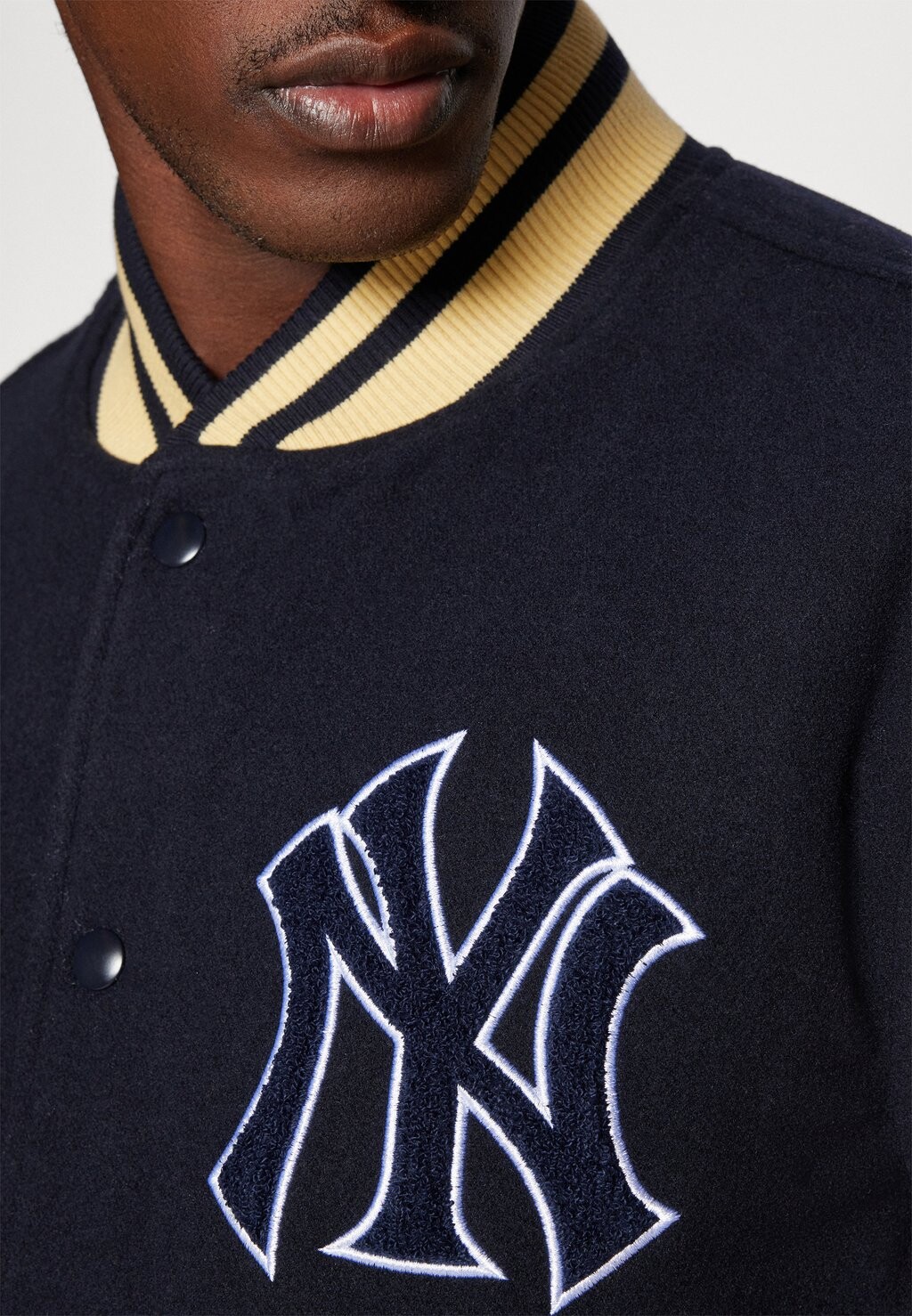 

Уличная куртка MLB NEW YORK YANKEES PATCH VARSITY JACKET New Era, темно-синий