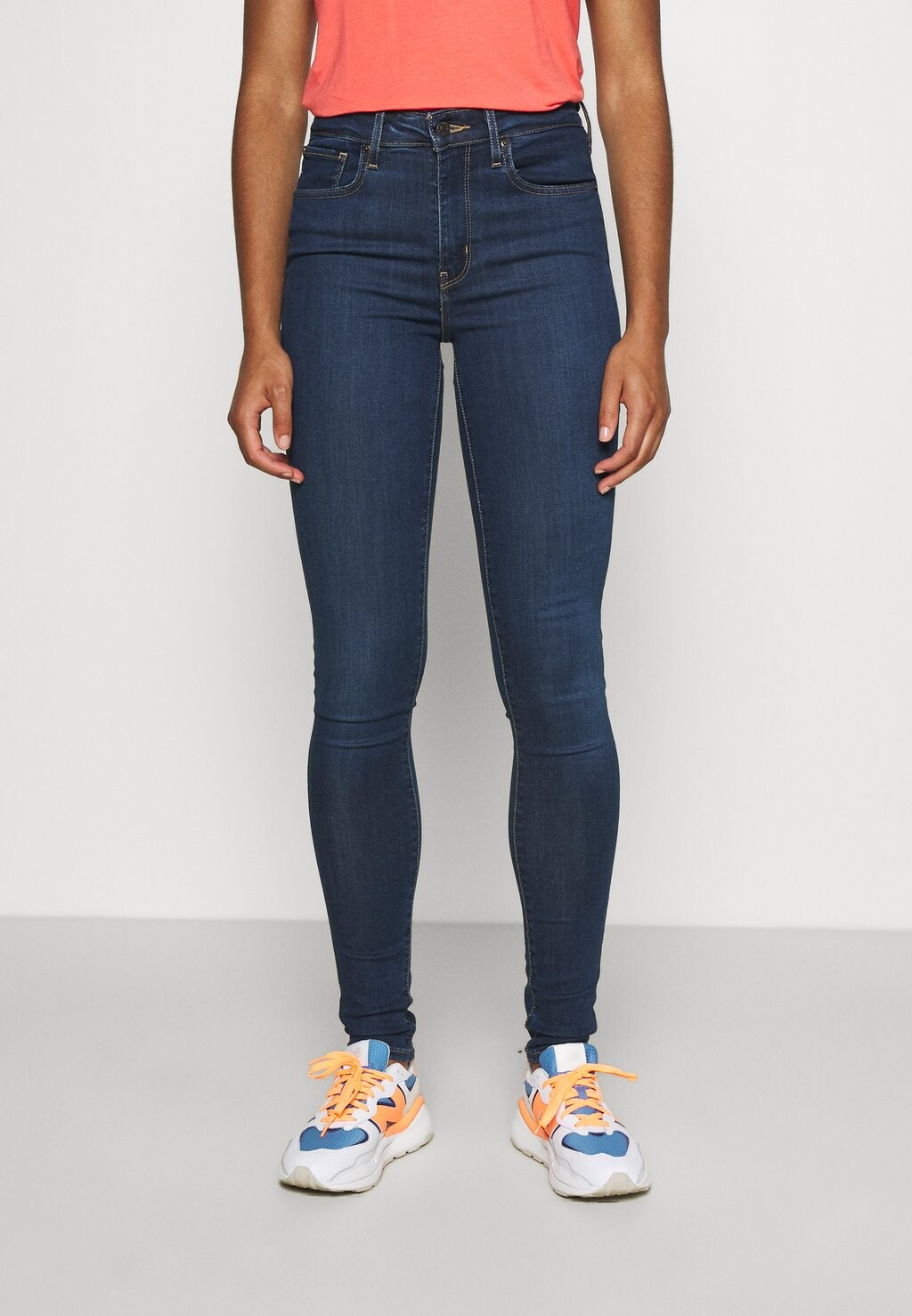 

Джинсы узкого кроя Levi's