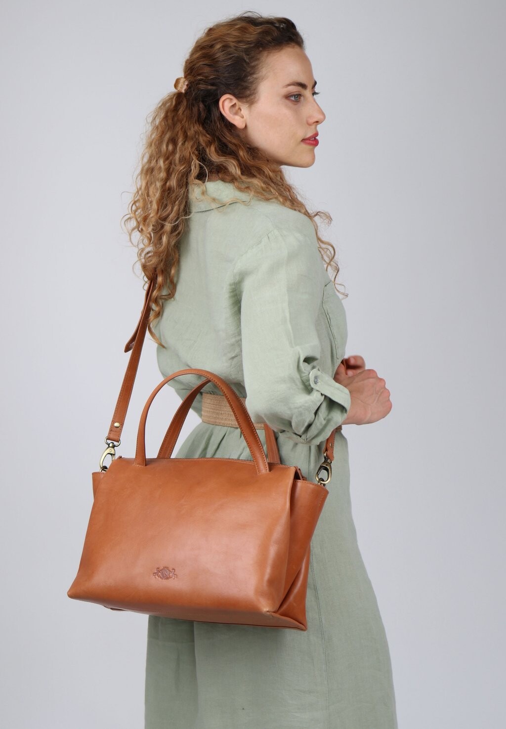 

Сумочка CROSSBODY ATLANTA MEDIUM SID & VAIN, цвет tan